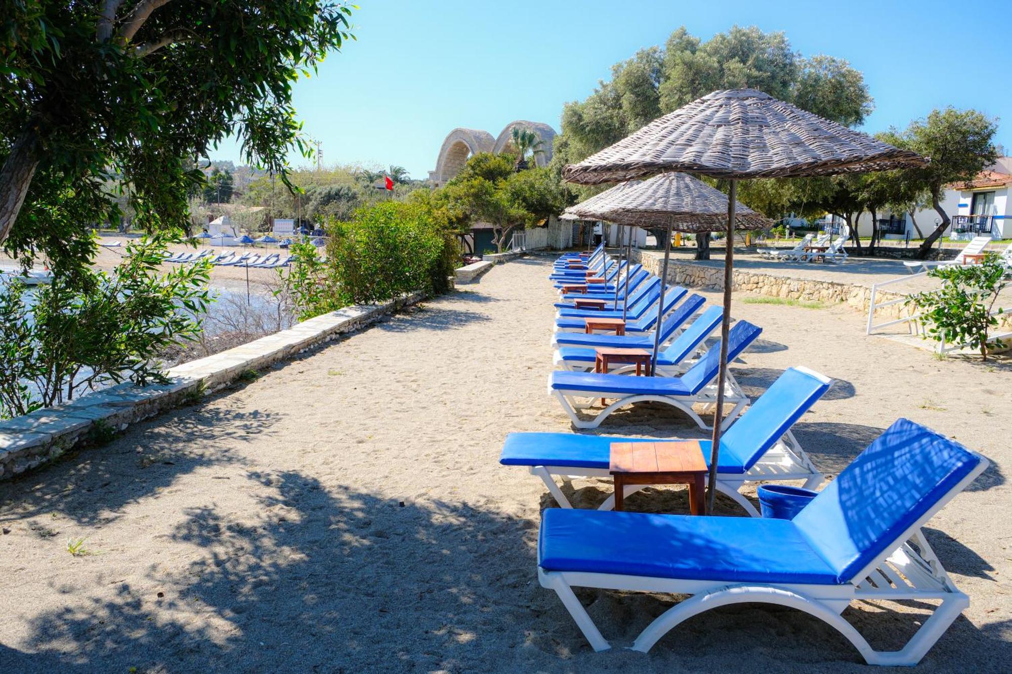 Maya Bistro Hotel & Beach Сігаджік Екстер'єр фото